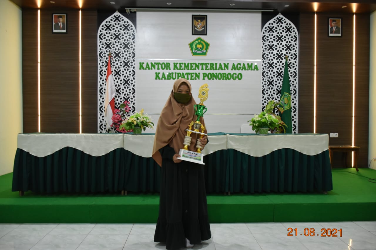 Prestasi Mahasiswa Cabang Lomba Karya Ilmiah
