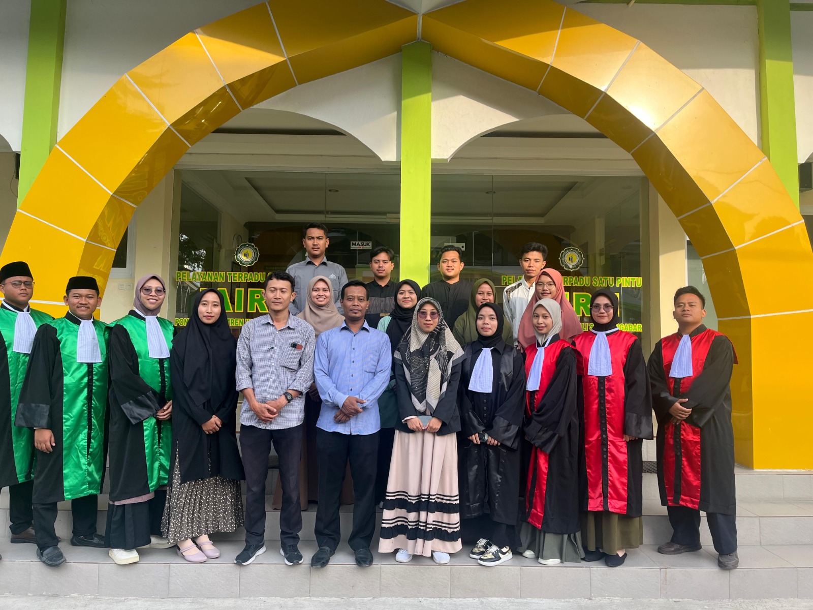 PRAKTIK PERADILAN SEMU MAHASISWA SEMESTER 7 FAKULTAS SYARIAH INSTITUT AGAMA ISLAM RIYADLOTUL MUJAHIDIN NGABAR